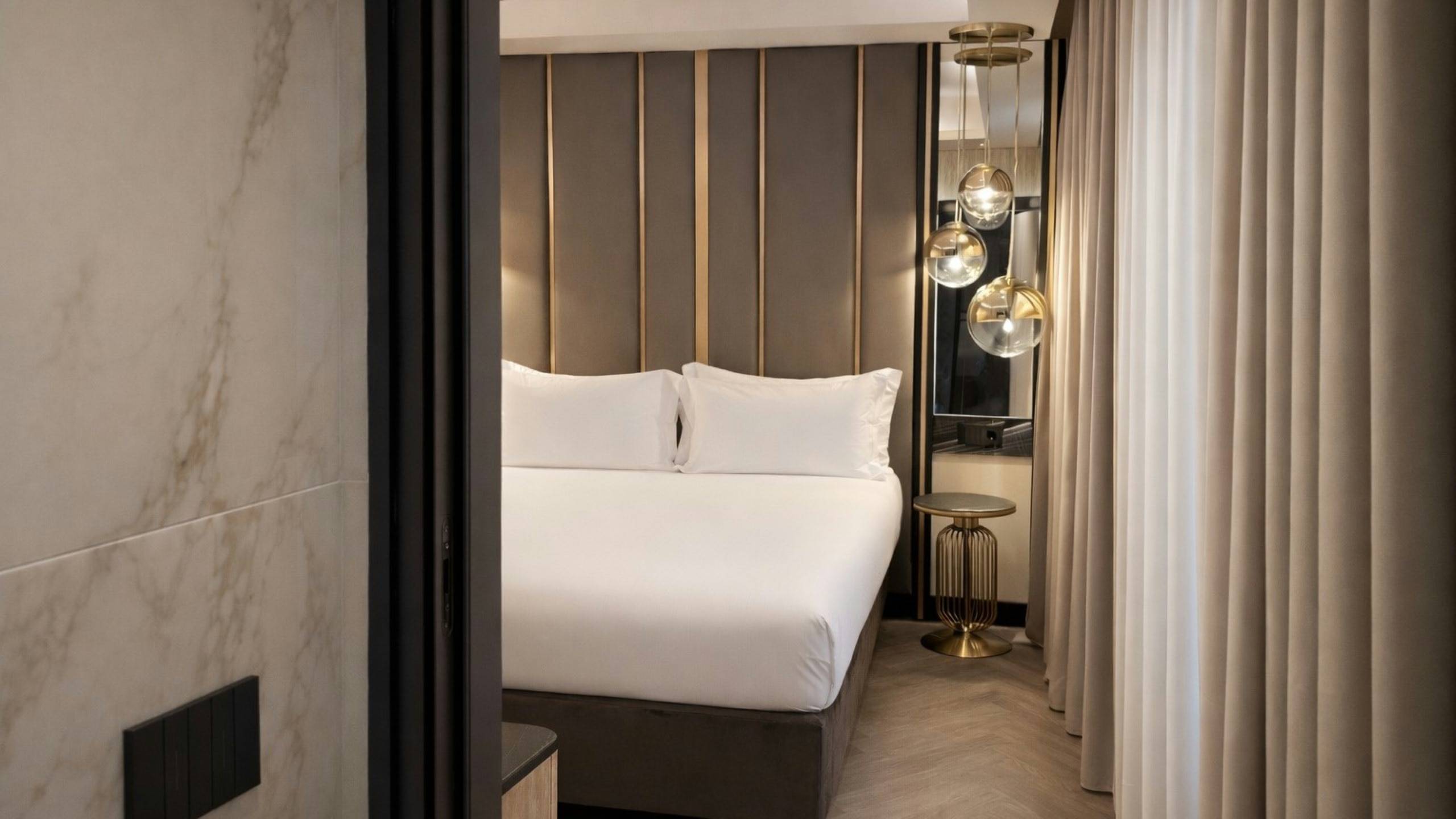 THE-UNIQUE-HOTEL-MILANO-BRERA-Camera-Deluxe-Vista-dal-bagno