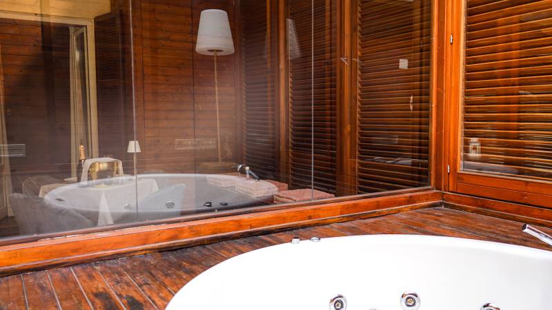 THE-UNIQUE-HOTEL-MILANO-BRERA-SUITE-JACUZZI